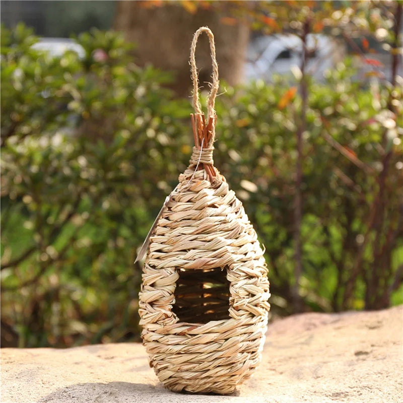 Natural Grass Bird House Hanging Parrot Nest Outdoor Resting Place