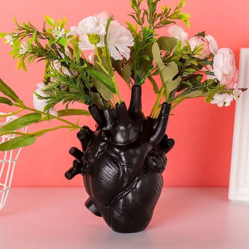 Simulation Heart Shape Resin Vase For Home Study Office Decor