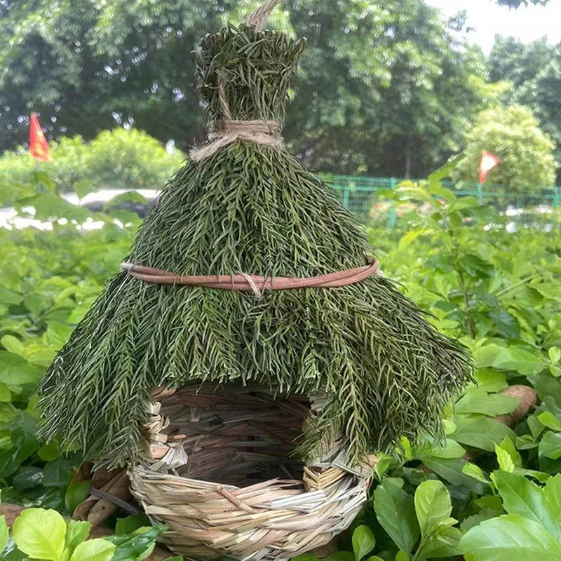 Hand Woven Birdhouse Natural Grass Hanging Garden Parrot Cage